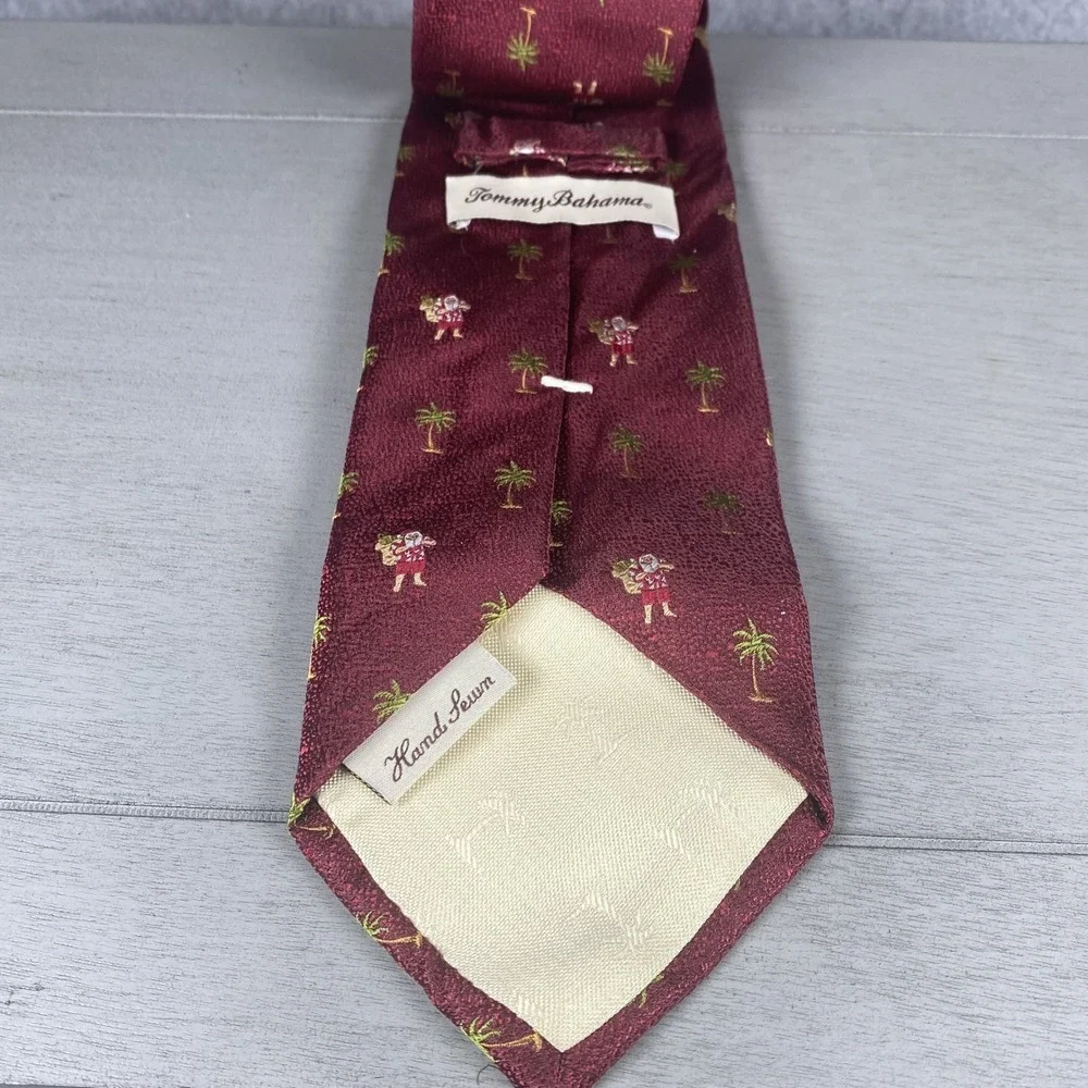 Tommy Bahama Necktie Mens Burgundy Santa Palm Tree Tropical Silk Christmas